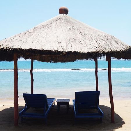 Hotel Robinson Plage Lomé Esterno foto