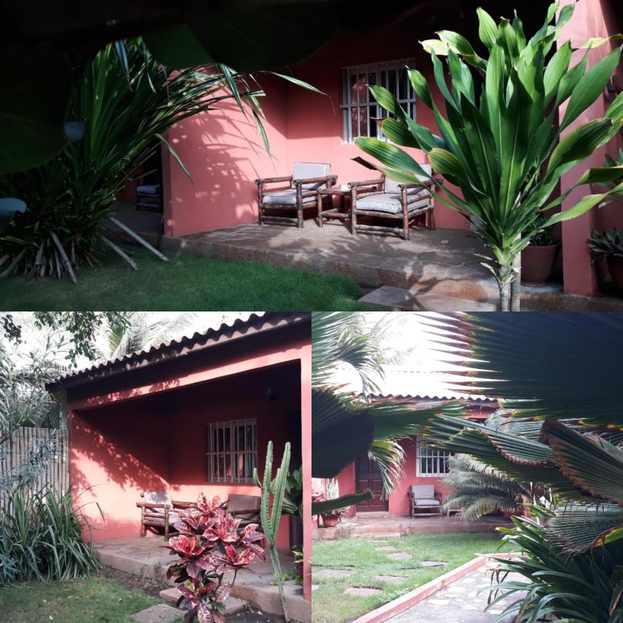 Hotel Robinson Plage Lomé Esterno foto