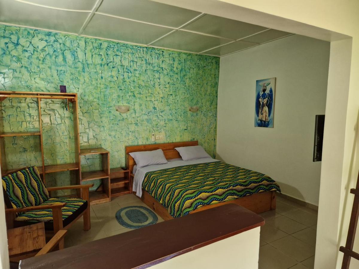 Hotel Robinson Plage Lomé Esterno foto