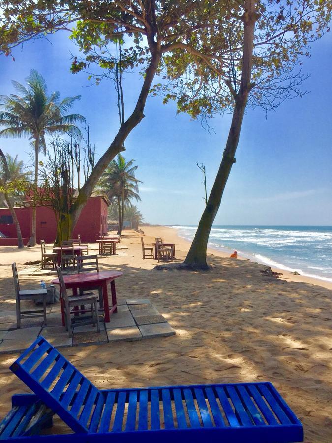 Hotel Robinson Plage Lomé Esterno foto