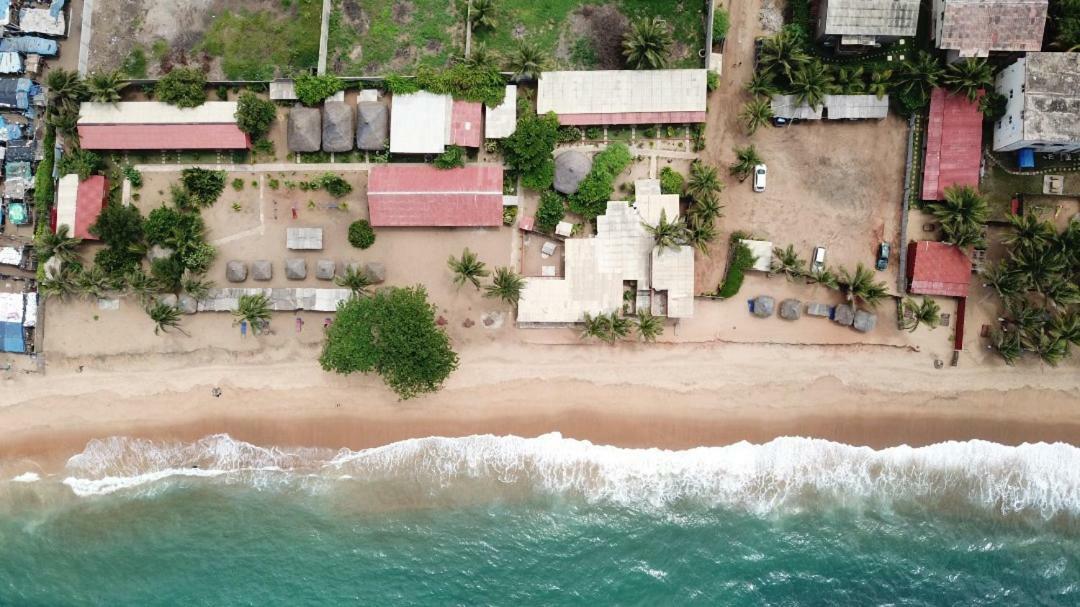 Hotel Robinson Plage Lomé Esterno foto